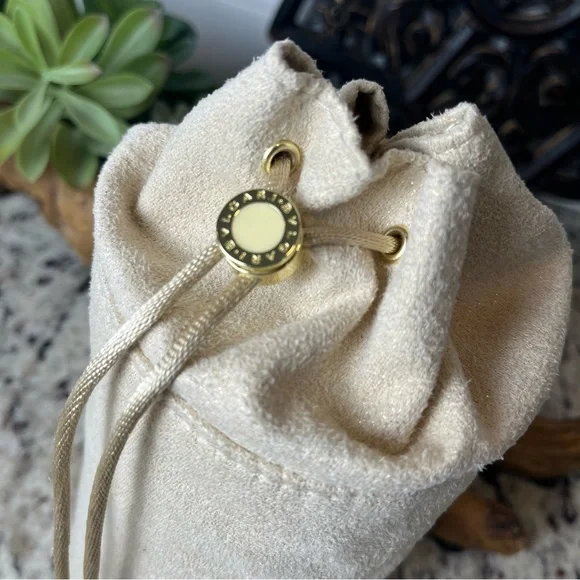 Bvlgari x Emirates Metallic Drawstring Pouch - Picture 10 of 11